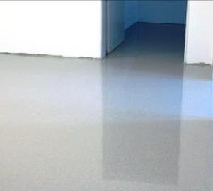 Epoxydharzbeschichtung mit Farbchips