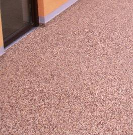 Balkonbeschichtung mit Steinbelag